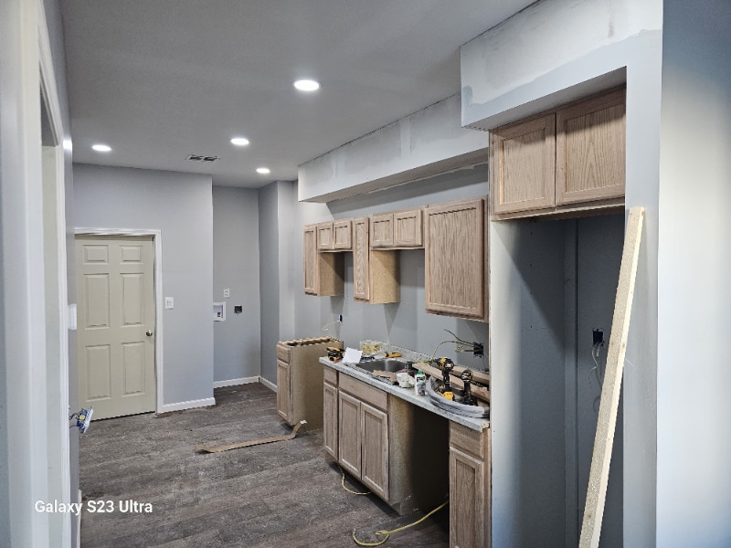 Building Photo - 711 N Ohio Ave