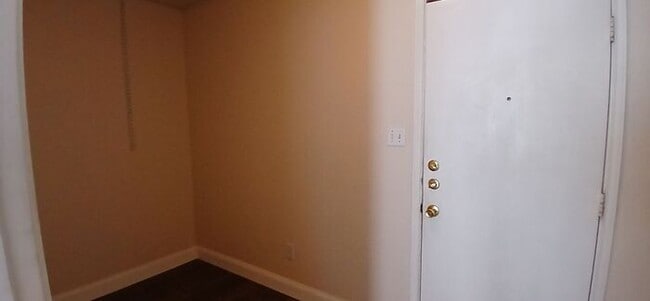 Building Photo - Summerfields Beauty: Oversized Kitchen + Flex 4th Bedroom