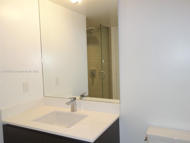 Building Photo - 300 Sunny Isles Blvd
