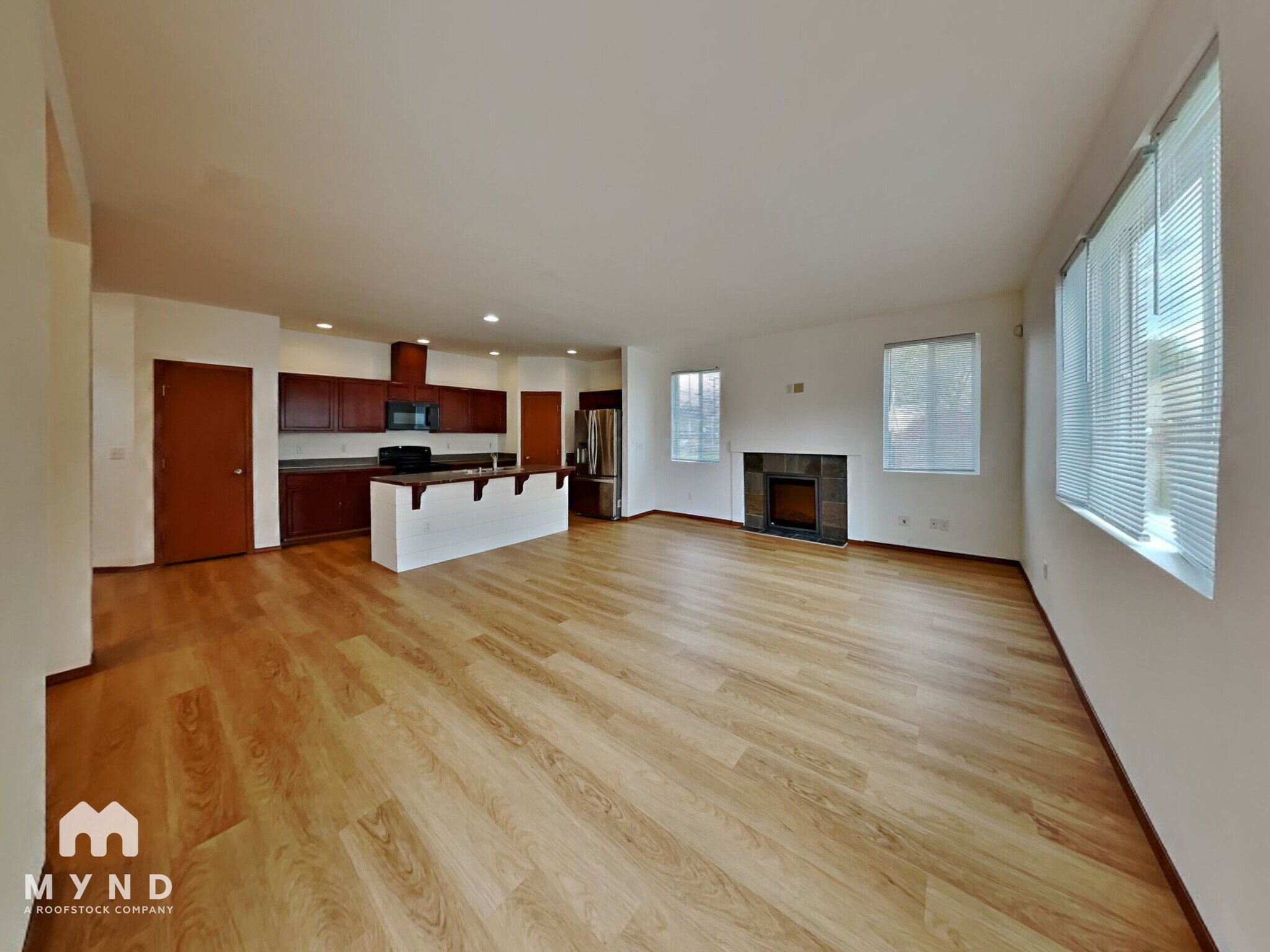 Building Photo - 1412 E 64th St