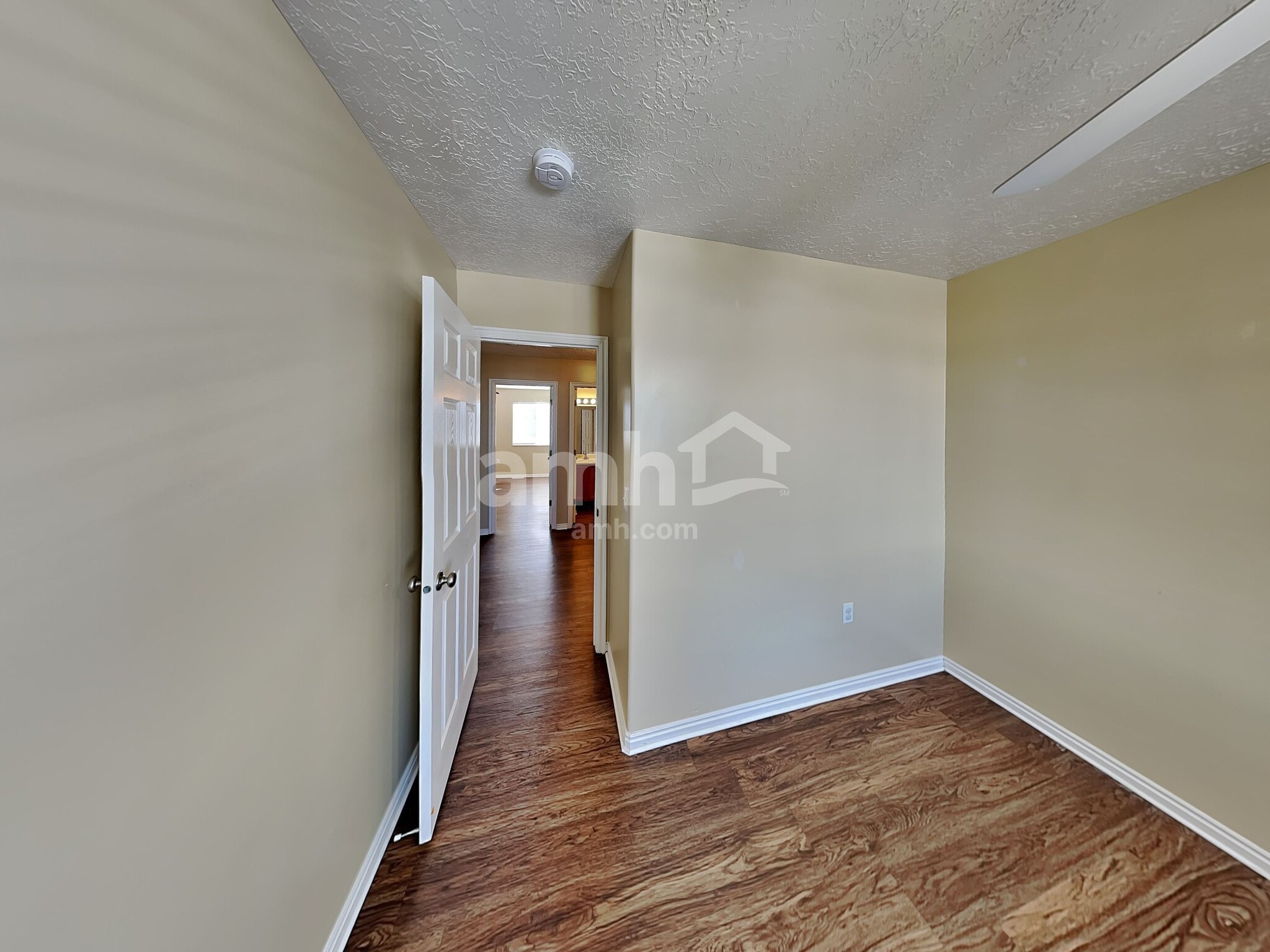 Building Photo - 5466 Midland Dr