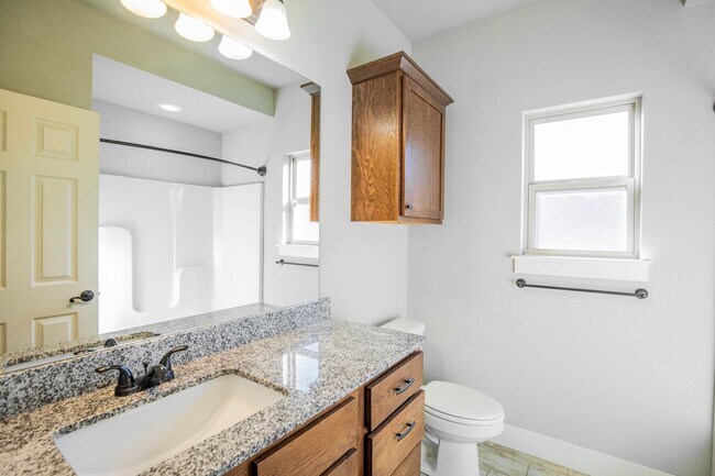 Building Photo - ***116 Alder Street***