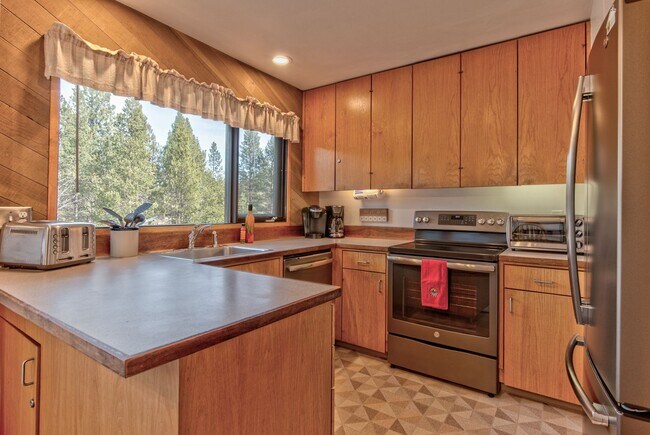 Building Photo - Sunriver Condo
