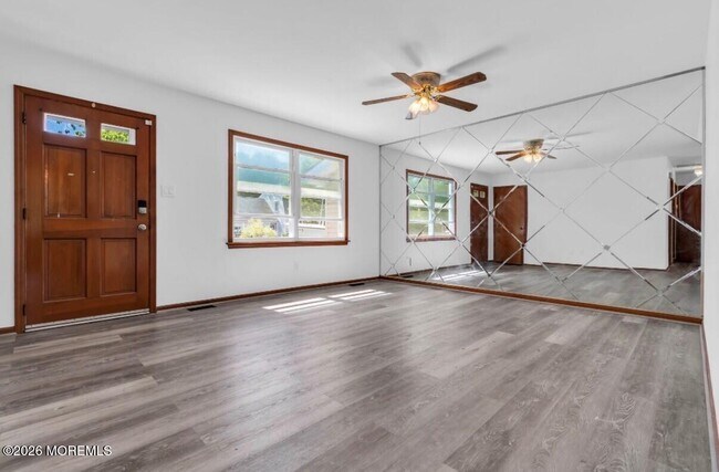 Building Photo - 464 Barnacle Rd