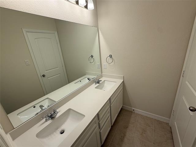 Building Photo - 4013 Amethyst Dr