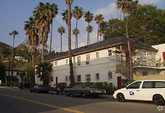 Alternate Building View 1 - 7714-7730 Hollywood Blvd