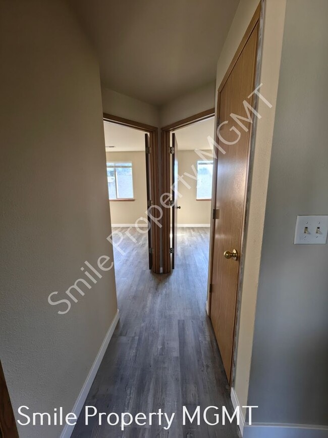 Building Photo - Recently updated New LVP Flooring, New Interior Painting, New Refrigerator.