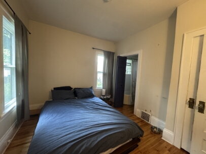 Building Photo - "Charming 3-Bed Hardwood Haven in (Powderhorn) Minneapolis – Spacious 1621 Sq Ft!"