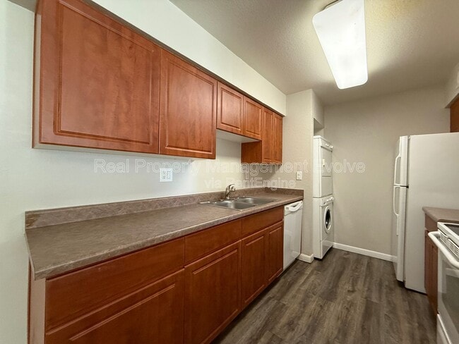 Building Photo - 5995 N 78th St