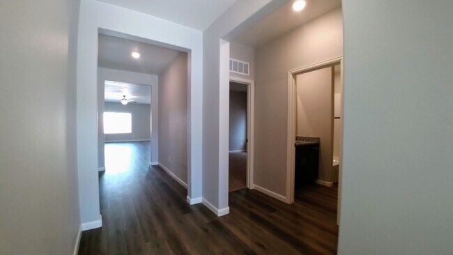 Building Photo - Beautiful home in Mead!