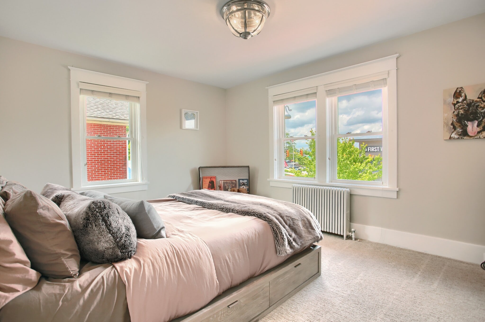 Building Photo - 144 W Chocolate Ave