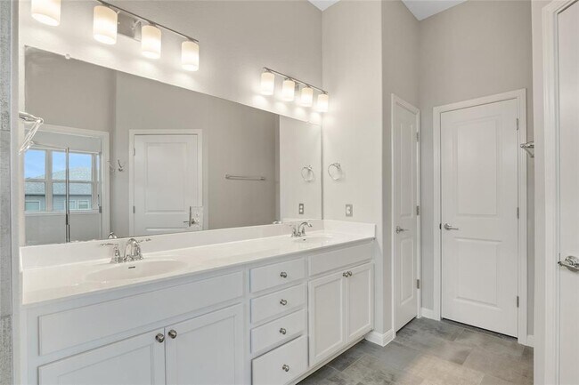 Building Photo - 16408 Fetching Ave