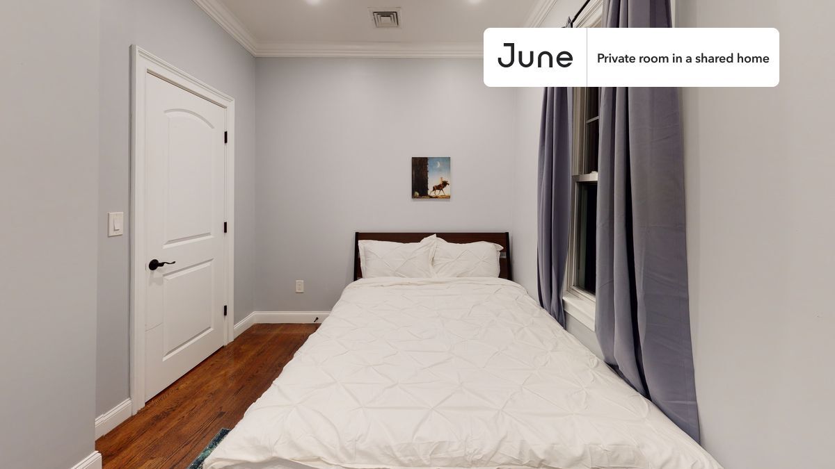 Building Photo - Private bedroom in 4 bed/1.5 bath Home