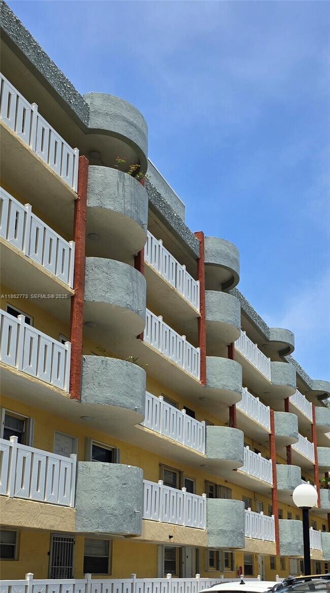 Building Photo - 7900 Tatum Waterway Dr