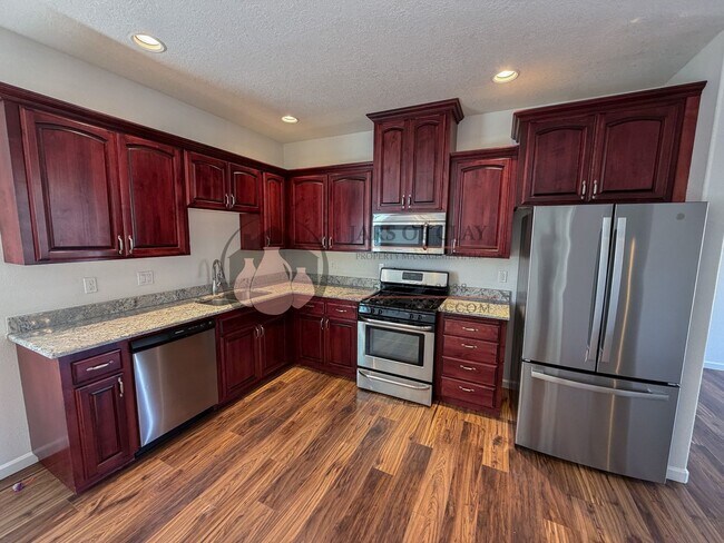 Building Photo - Modern West Salem Home: Central AC, 2-Car Garage & Washer/Dryer