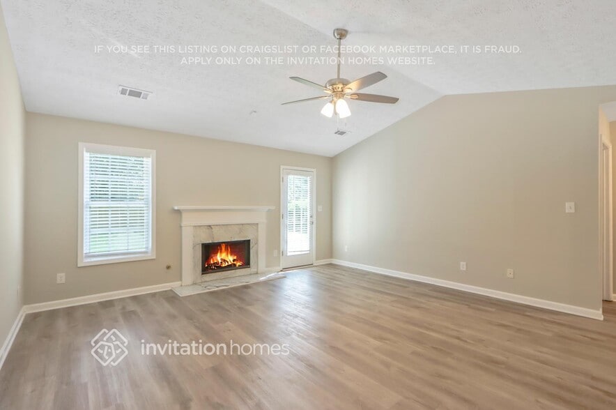 Building Photo - 370 Telford Dr