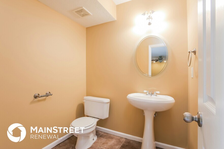 Building Photo - 1304 White Oak Pl
