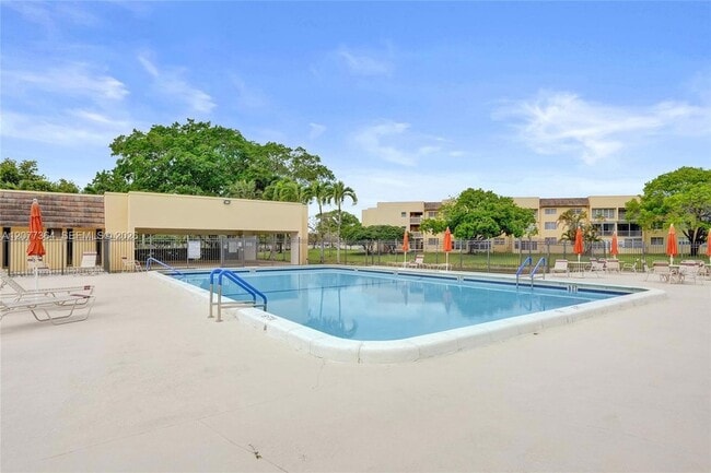 Building Photo - 5961 NW 61st Ave