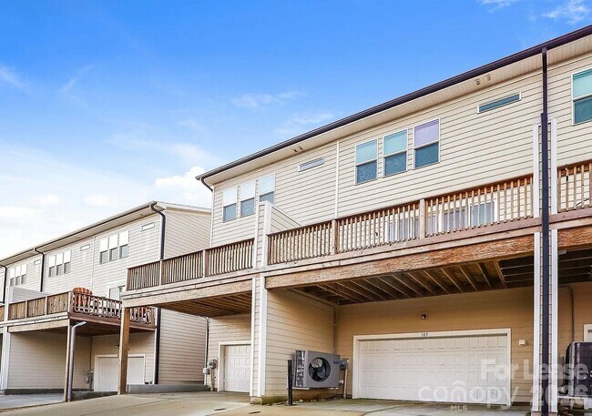 Building Photo - 108 Glencoe Ln