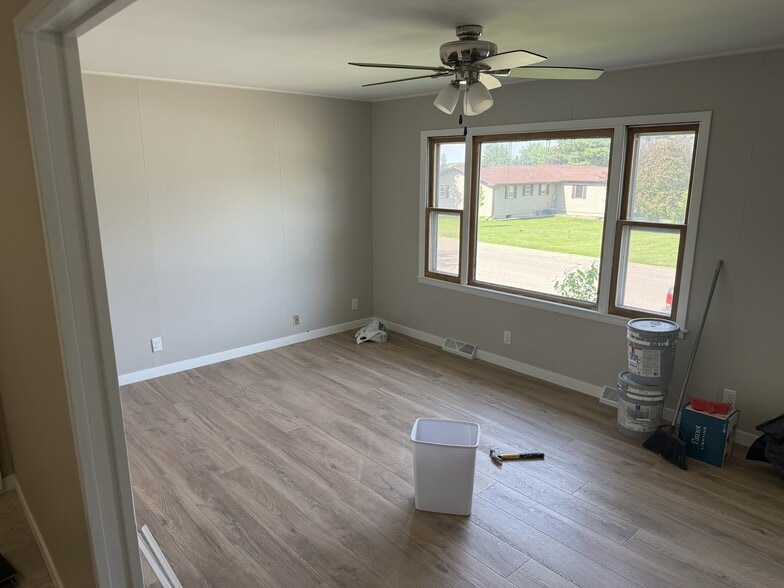 Living room - 1555 Jackson St