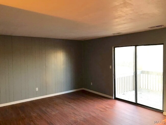 Building Photo - 1104 Arrowhead Dr