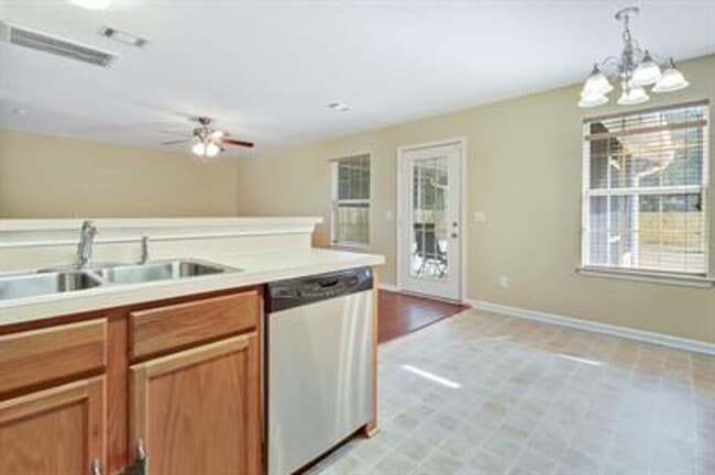 Building Photo - 139 Wax Myrtle Ct