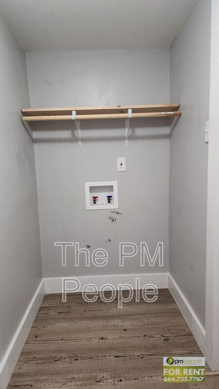 Building Photo - 2 Pineview Dr