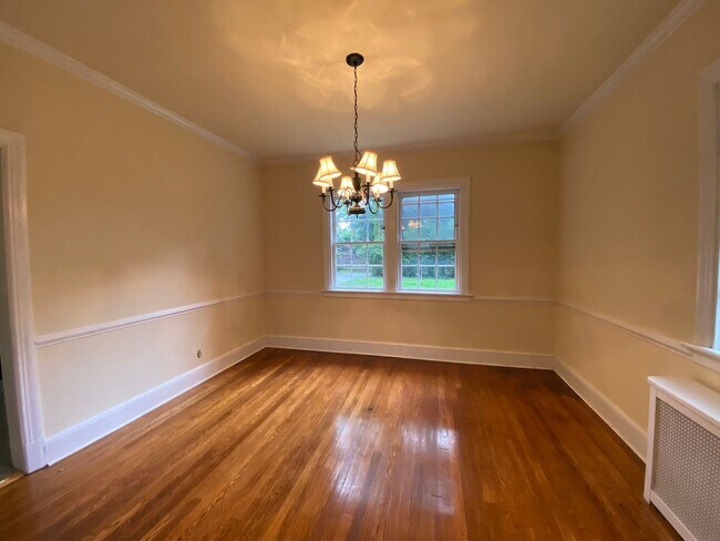 Building Photo - 4304 Bromley Ln