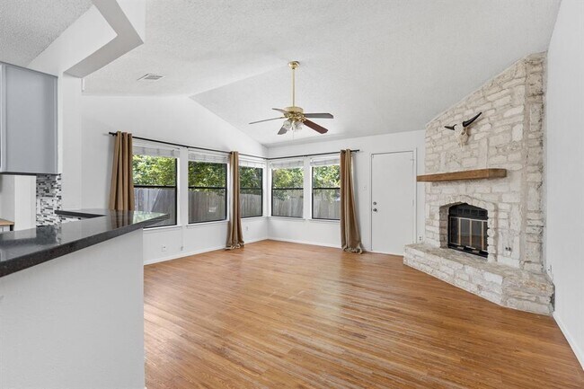 Building Photo - 8701 Palace Pkwy