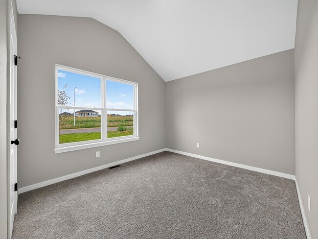 Building Photo - 585 Bailiwick Dr
