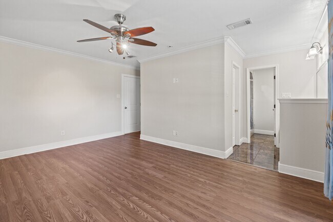 Building Photo - 404 Cavendish Dr