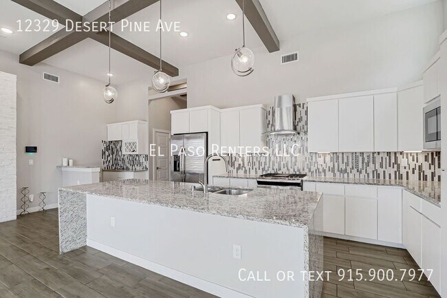 Building Photo - 12329 Desert Pine Ave