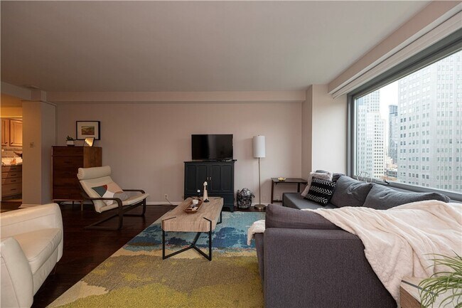 Building Photo - 320 Fort Duquesne Blvd