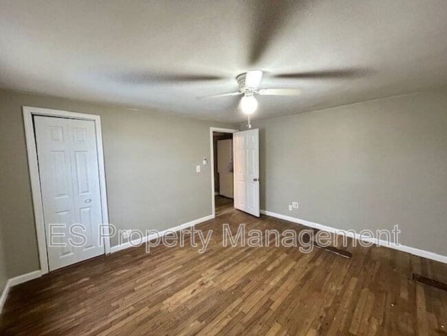 Building Photo - 1408 Holland St