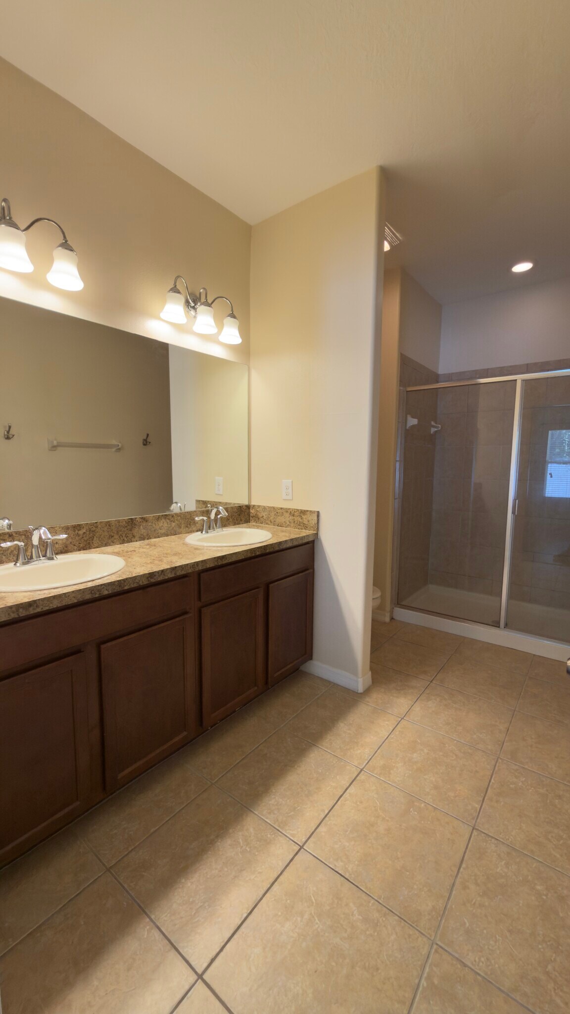 Building Photo - 4008 Shade Tree Ln