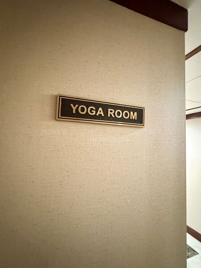 Building Photo - 19667 Turnberry Way