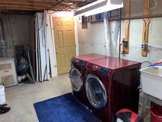 Building Photo - 2444 Rhonda Dr