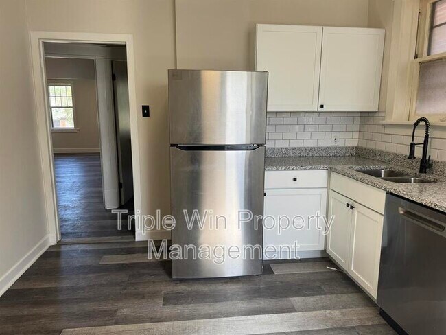 Building Photo - 3704 Taft Ave