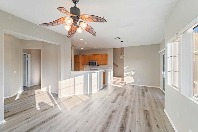 Building Photo - Gorgeous Town Home- Gated community- Pool