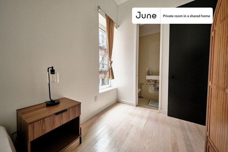 Building Photo - Room in Shared 4 bed/4 bath home in Ditmas Park