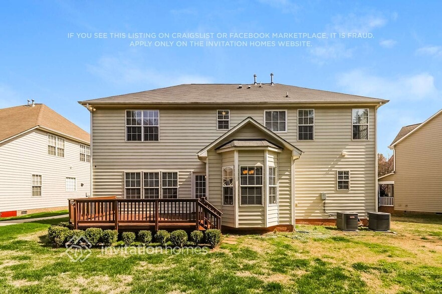 Building Photo - 15415 Saxon Trace Ct