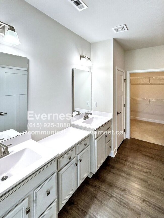 Building Photo - 4-Bedroom, 2.5-Bath Home with Convenient A...