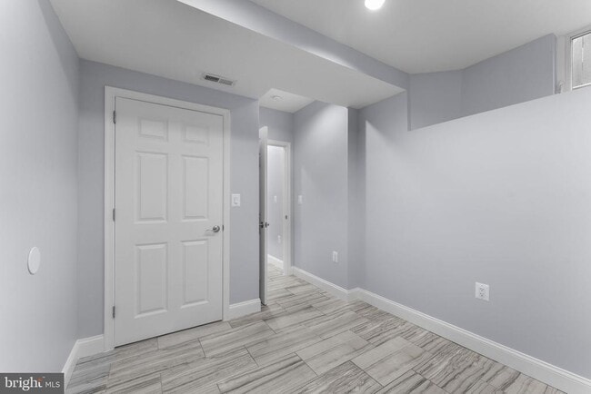 Building Photo - 1416 Meridian Pl NW