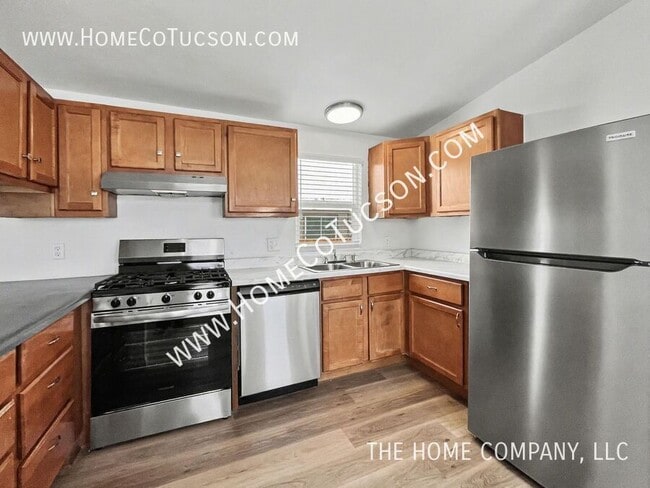 Building Photo - 9950 N El Uno Minor