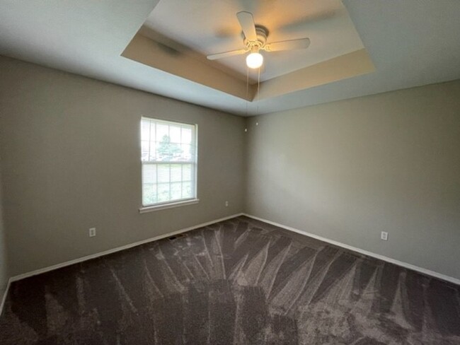 Building Photo - TOTALLY REMODELED - Ozark Walk out Basemen...