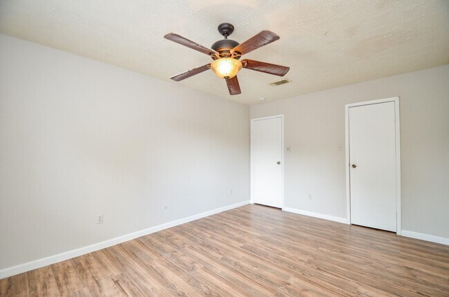 Building Photo - 7623 Kite Hill Dr