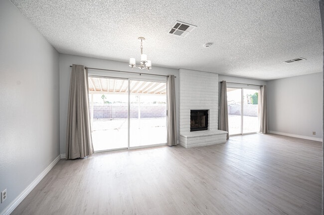 Building Photo - 2247 Heavenly View Dr