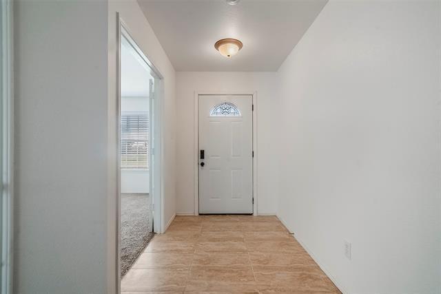 Building Photo - 2901 Saddle Dr