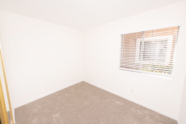 Building Photo - Move in Special: Spacious Downstairs Unit 3BR/2BA - 1/2 off FIRST Month Rent.