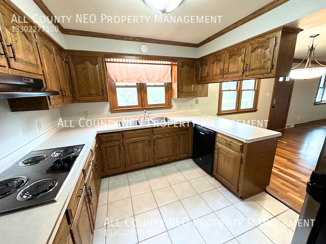 Building Photo - 3-bedroom available in Poland, OH!